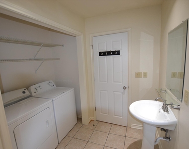 253 Old Groveton Road S - Photo Thumbnail 5