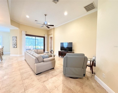 1240 W Diamond Shore Loop - Photo Thumbnail 1