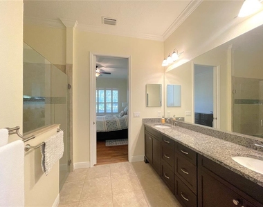 1240 W Diamond Shore Loop - Photo Thumbnail 21