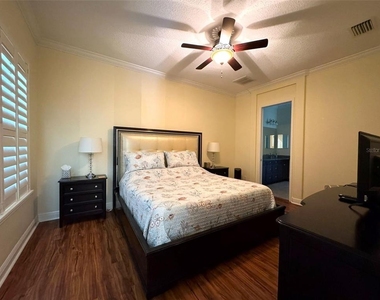 1240 W Diamond Shore Loop - Photo Thumbnail 17