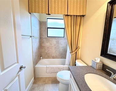 1240 W Diamond Shore Loop - Photo Thumbnail 11