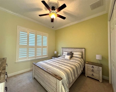 1240 W Diamond Shore Loop - Photo Thumbnail 9