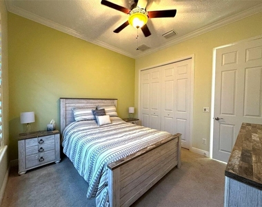 1240 W Diamond Shore Loop - Photo Thumbnail 10