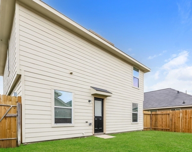 2447 Gibbs Bend Court - Photo Thumbnail 3