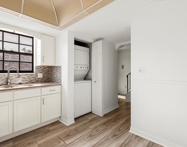 2250 S Palmetto Avenue - Photo Thumbnail 9