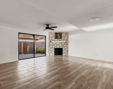 2250 S Palmetto Avenue - Photo Thumbnail 5