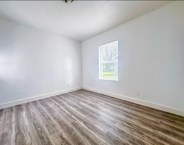 2555 Pierce Street - Photo Thumbnail 13
