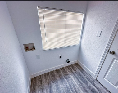 2555 Pierce Street - Photo Thumbnail 15