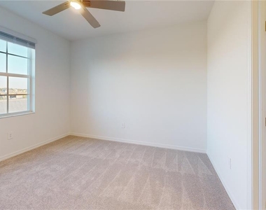 17595 Opal Sand Drive - Photo Thumbnail 9