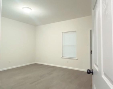 9719 Pelsey Street - Photo Thumbnail 9