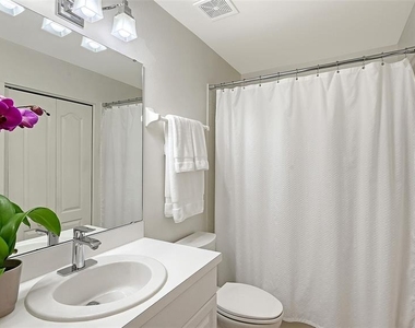 8750 Olde Hickory Avenue - Photo Thumbnail 25
