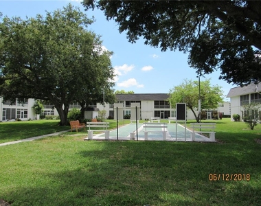 304 47th Avenue Drive W - Photo Thumbnail 8
