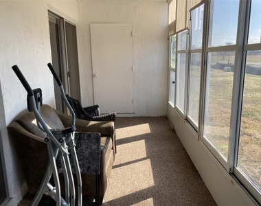 304 47th Avenue Drive W - Photo Thumbnail 2