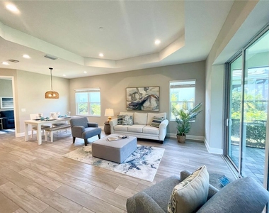 12432 Palatka Drive - Photo Thumbnail 4