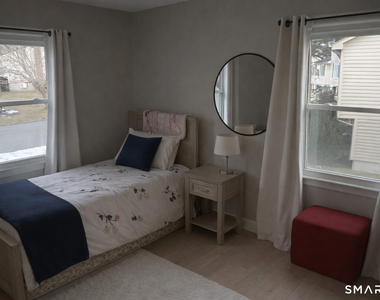 201 Seneca Drive - Photo Thumbnail 4