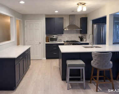 201 Seneca Drive - Photo Thumbnail 7