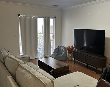 19 Isaacs Street - Photo Thumbnail 1