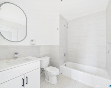 165 Richards Street - Photo Thumbnail 5