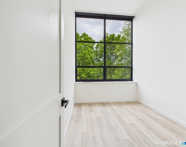 165 Richards Street - Photo Thumbnail 3