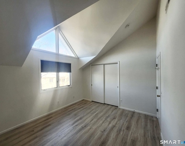 25 Cottage Street - Photo Thumbnail 4