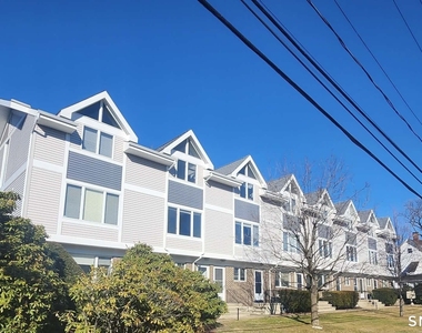 25 Cottage Street - Photo Thumbnail 8