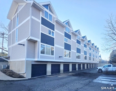 25 Cottage Street - Photo Thumbnail 9