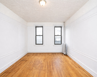 92 East 53rd Street - Photo Thumbnail 2
