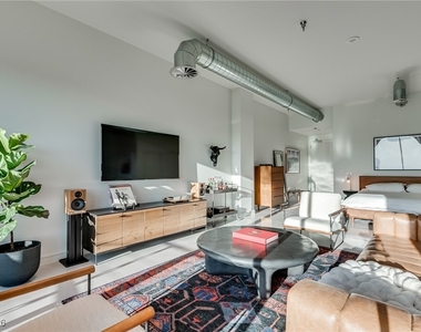 200 Hoover Avenue - Photo Thumbnail 4
