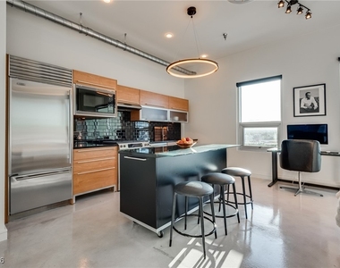 200 Hoover Avenue - Photo Thumbnail 5