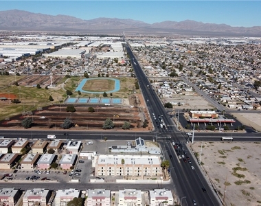 3125 N Pecos Road - Photo Thumbnail 16