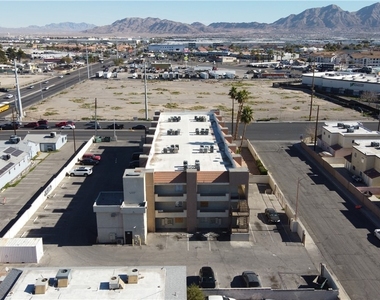 3125 N Pecos Road - Photo Thumbnail 15