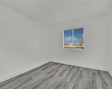 3125 N Pecos Road - Photo Thumbnail 12