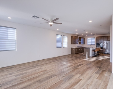 11649 Stone Curlew Avenue - Photo Thumbnail 5