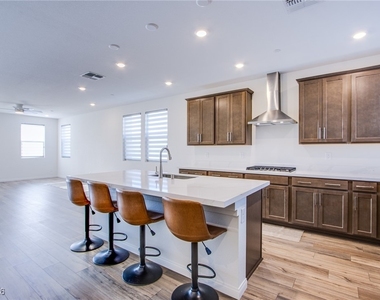 11649 Stone Curlew Avenue - Photo Thumbnail 3