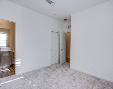 11649 Stone Curlew Avenue - Photo Thumbnail 8