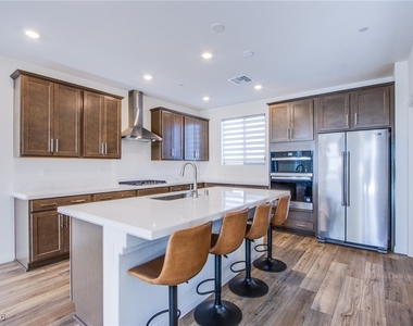 11649 Stone Curlew Avenue - Photo Thumbnail 4