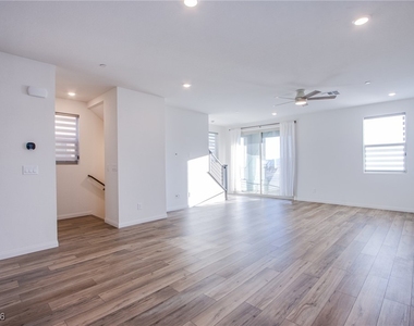 11649 Stone Curlew Avenue - Photo Thumbnail 7