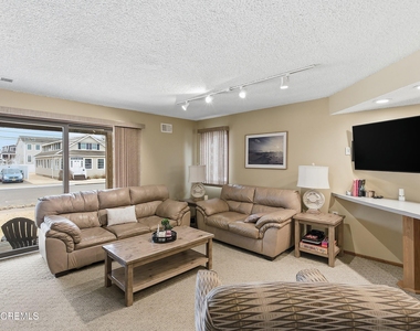 21 Brown Avenue - Photo Thumbnail 4