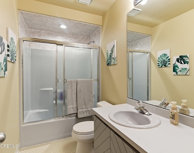 21 Brown Avenue - Photo Thumbnail 13