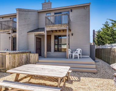 21 Brown Avenue - Photo Thumbnail 18
