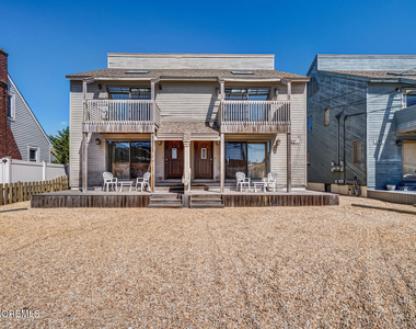 21 Brown Avenue - Photo Thumbnail 1