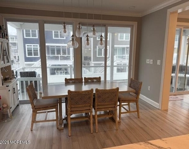 13 8th Avenue - Photo Thumbnail 7