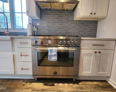416 Blodgett Avenue - Photo Thumbnail 7