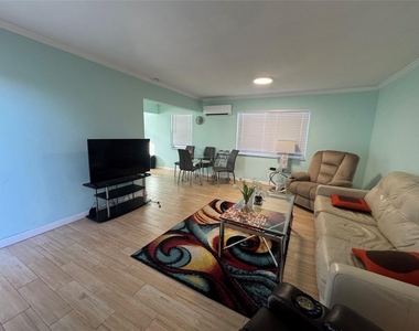 323 Monroe Street - Photo Thumbnail 6