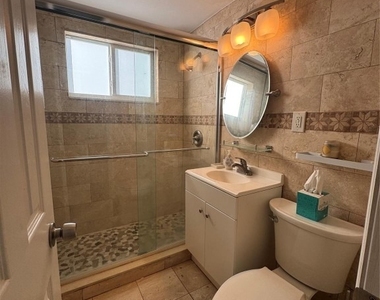 323 Monroe Street - Photo Thumbnail 4