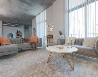 2100 Van Buren Street - Photo Thumbnail 14