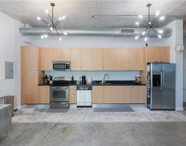 2100 Van Buren Street - Photo Thumbnail 5