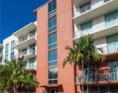 2100 Van Buren Street - Photo Thumbnail 2
