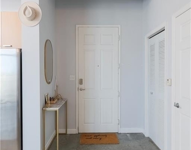 2100 Van Buren Street - Photo Thumbnail 4