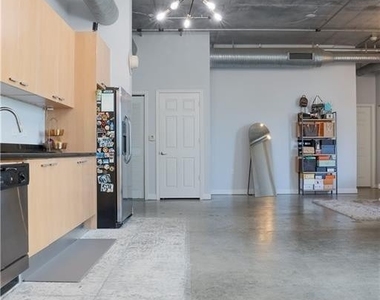 2100 Van Buren Street - Photo Thumbnail 7